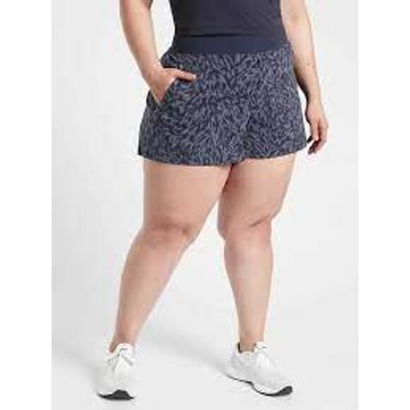 Athleta Trekkie North Printed Short Womens PLUS Size 26 NVLX Blue Black NWT - Picture 1 of 6